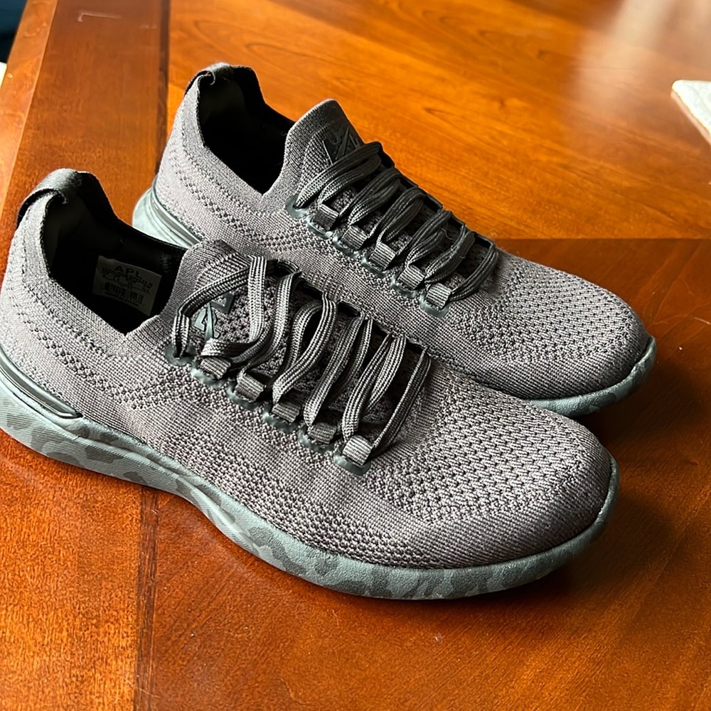 APL Techloom Breeze running shoes